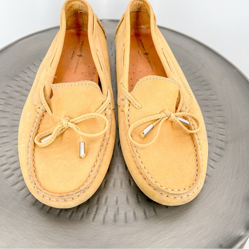Mercanti Fiorentini Yellow Loafers with Sleek Design